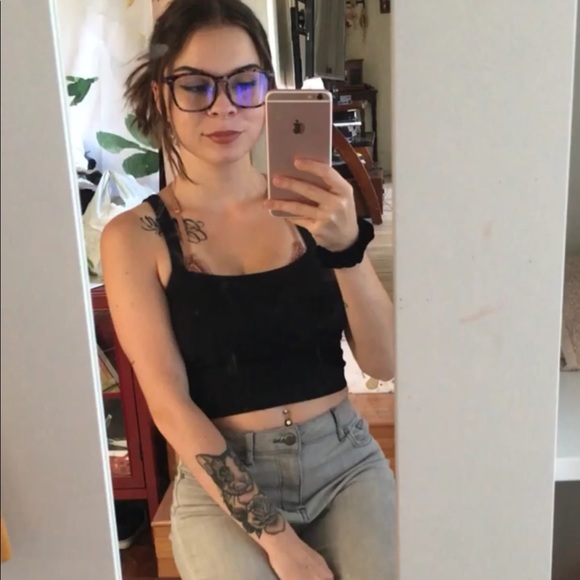 Meet your Posher, Antonia - Picture 1 of 1